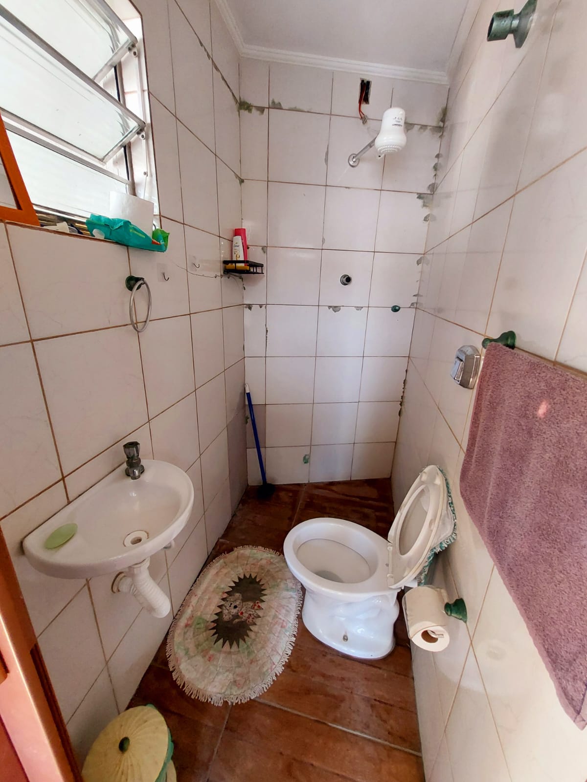 CAS261400 Casa Reformada com Piscina a 280m da Praia – Semimobiliada e com Edícula