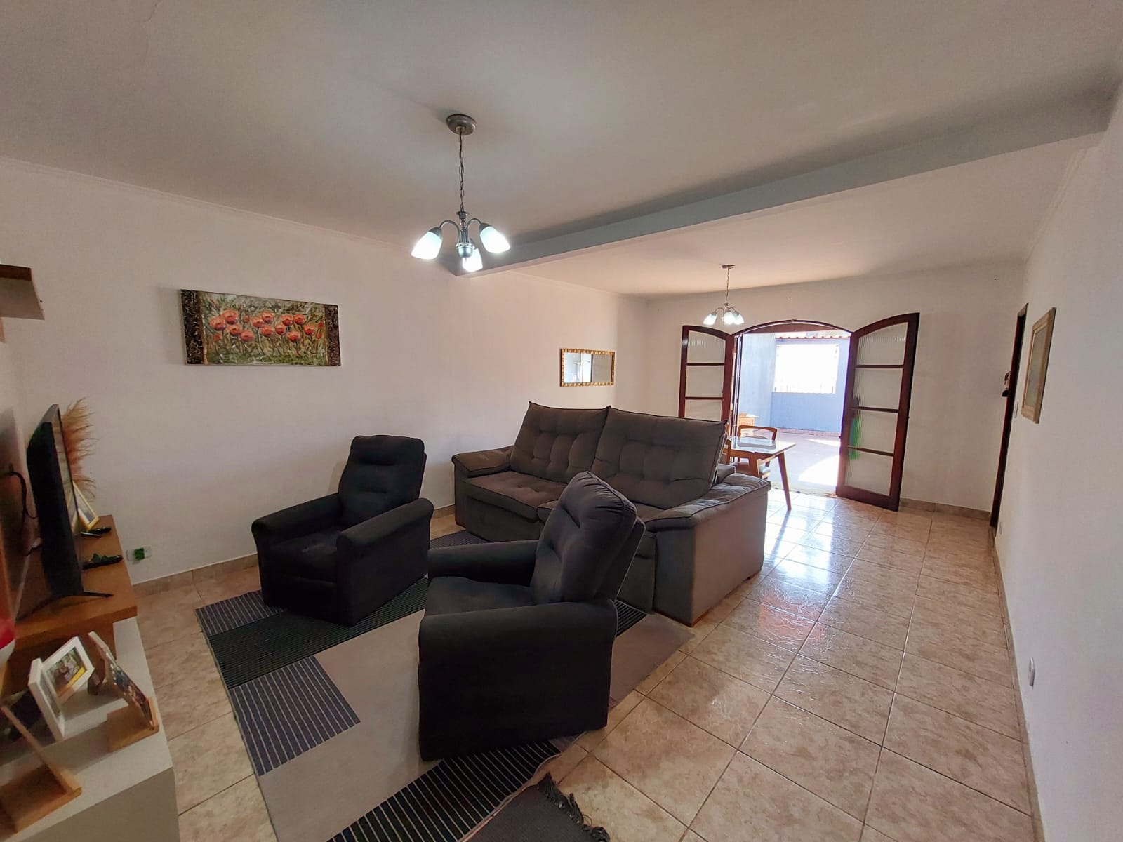 CAS261400 Casa Reformada com Piscina a 280m da Praia – Semimobiliada e com Edícula