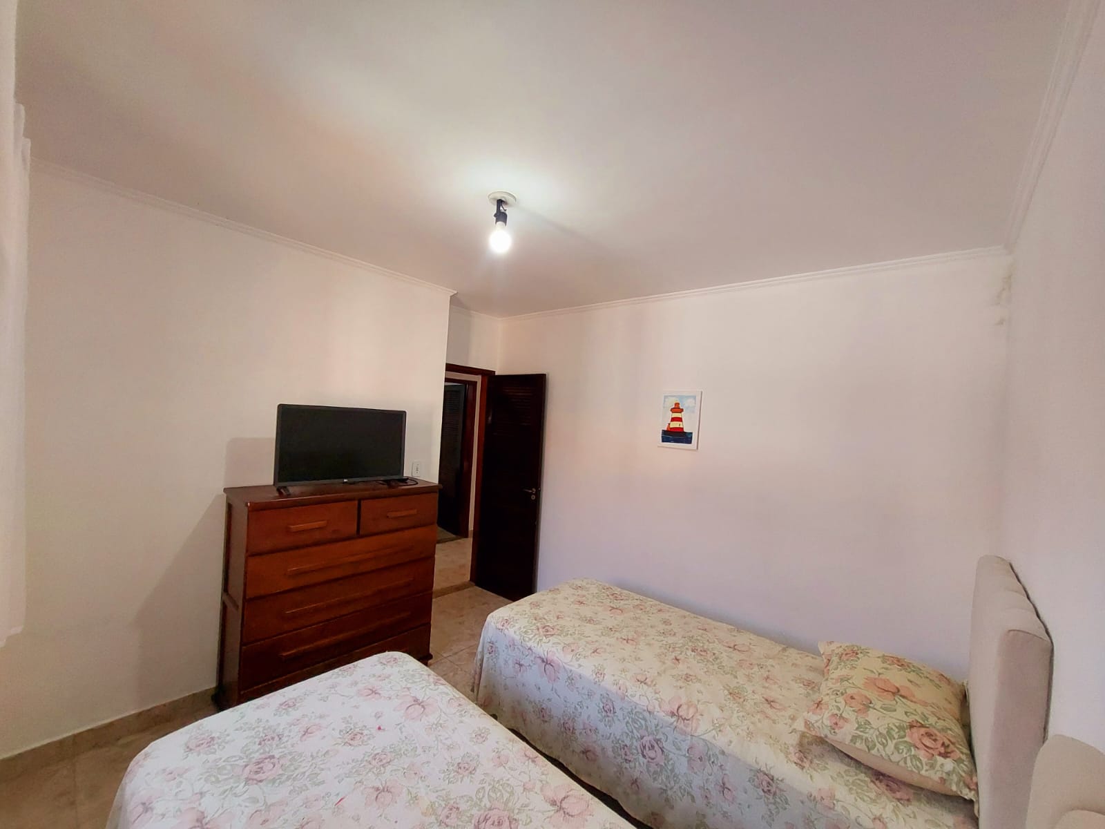 CAS261400 Casa Reformada com Piscina a 280m da Praia – Semimobiliada e com Edícula