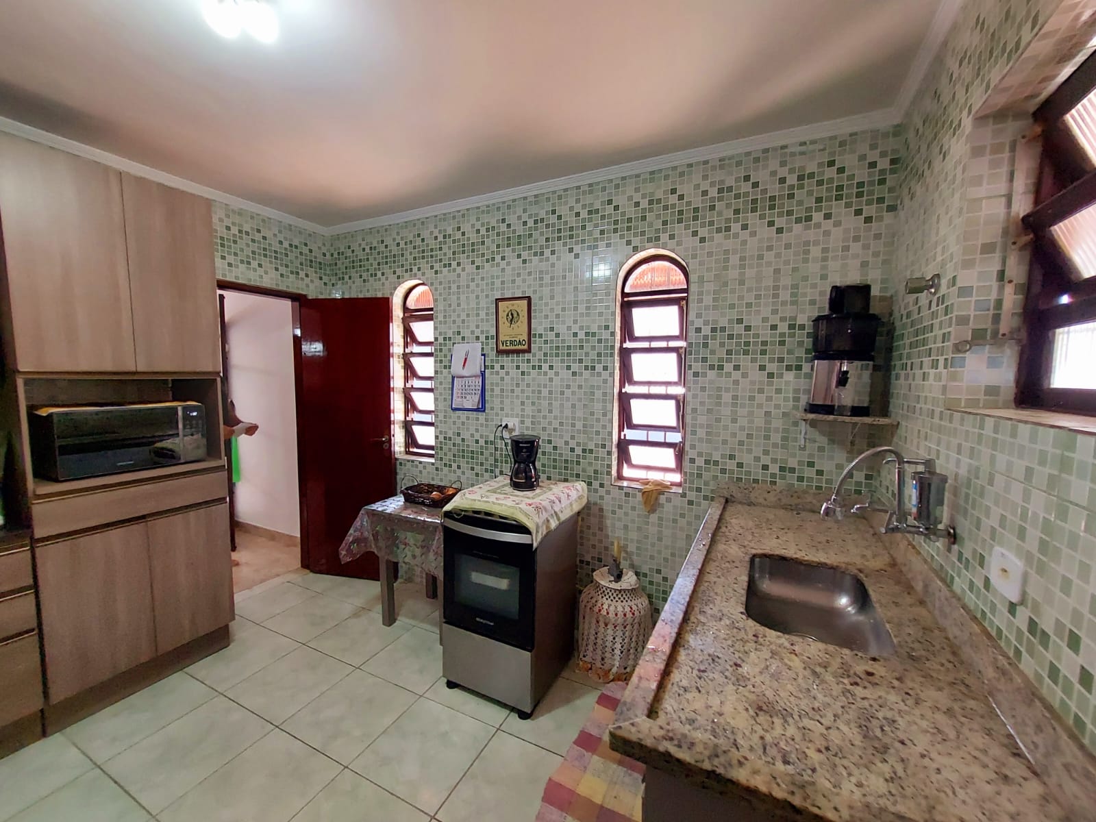 CAS261400 Casa Reformada com Piscina a 280m da Praia – Semimobiliada e com Edícula