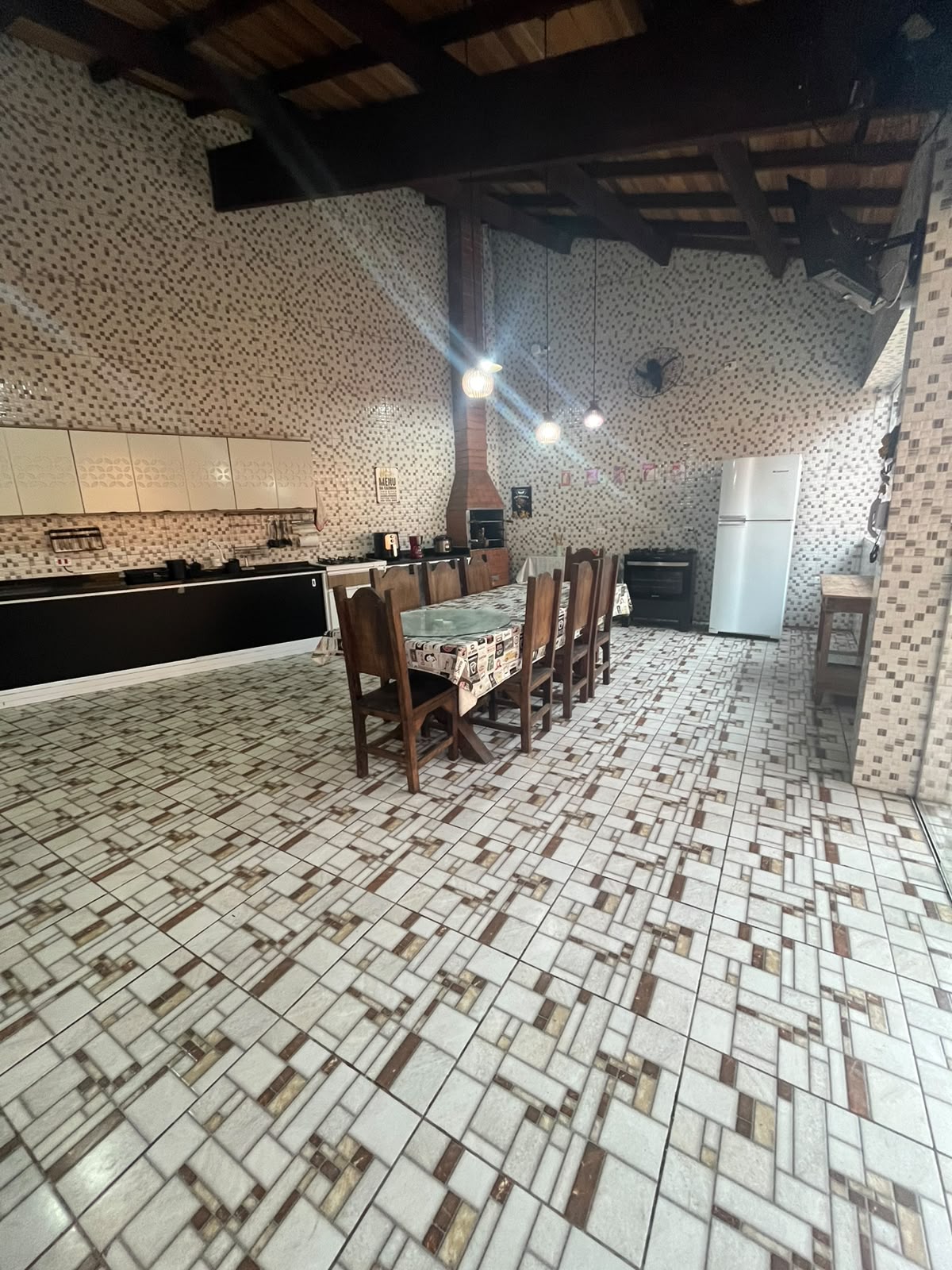 CAS261406 Casa Porteira Fechada nos Campos Elíseos Itanhaém – 05 Dormitórios com Piscina a 50m da Praia