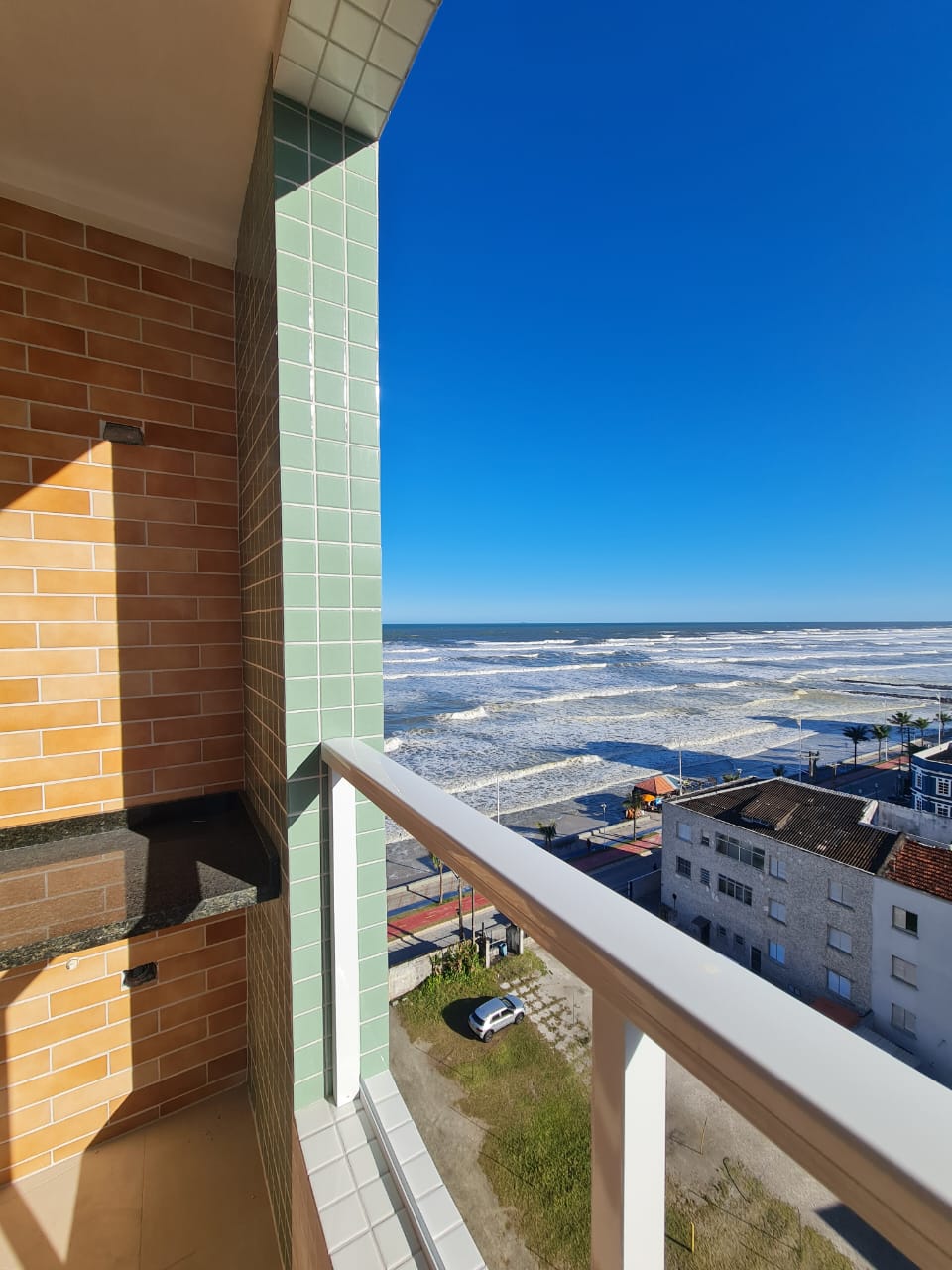 CAS261430 VENHA MORAR EM MONGAGUÁ NESTE BELISSIMO APARTAMENTO COM PISCINA DE BORDA INFINITA