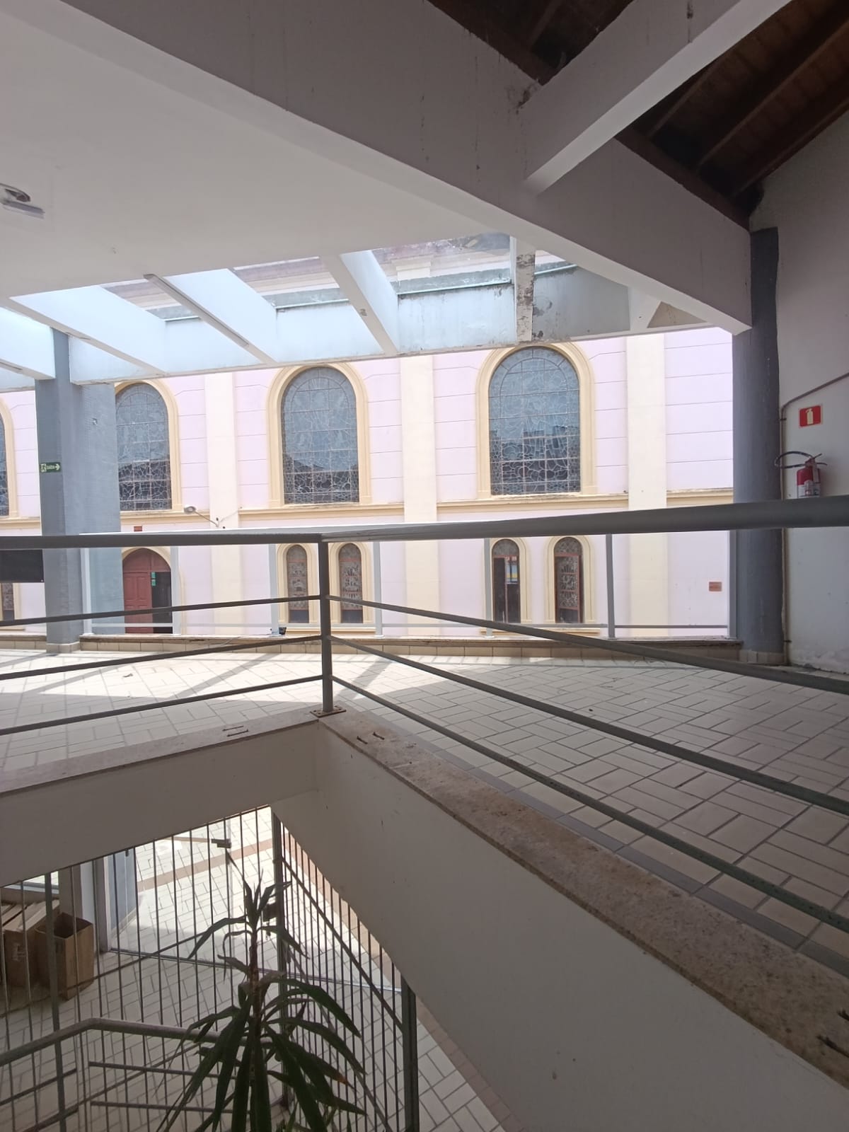 SALAS COMERCIAIS PARA ALUGUEL AO LADO DO POUPATEMPO  EM ITANHÉM SP