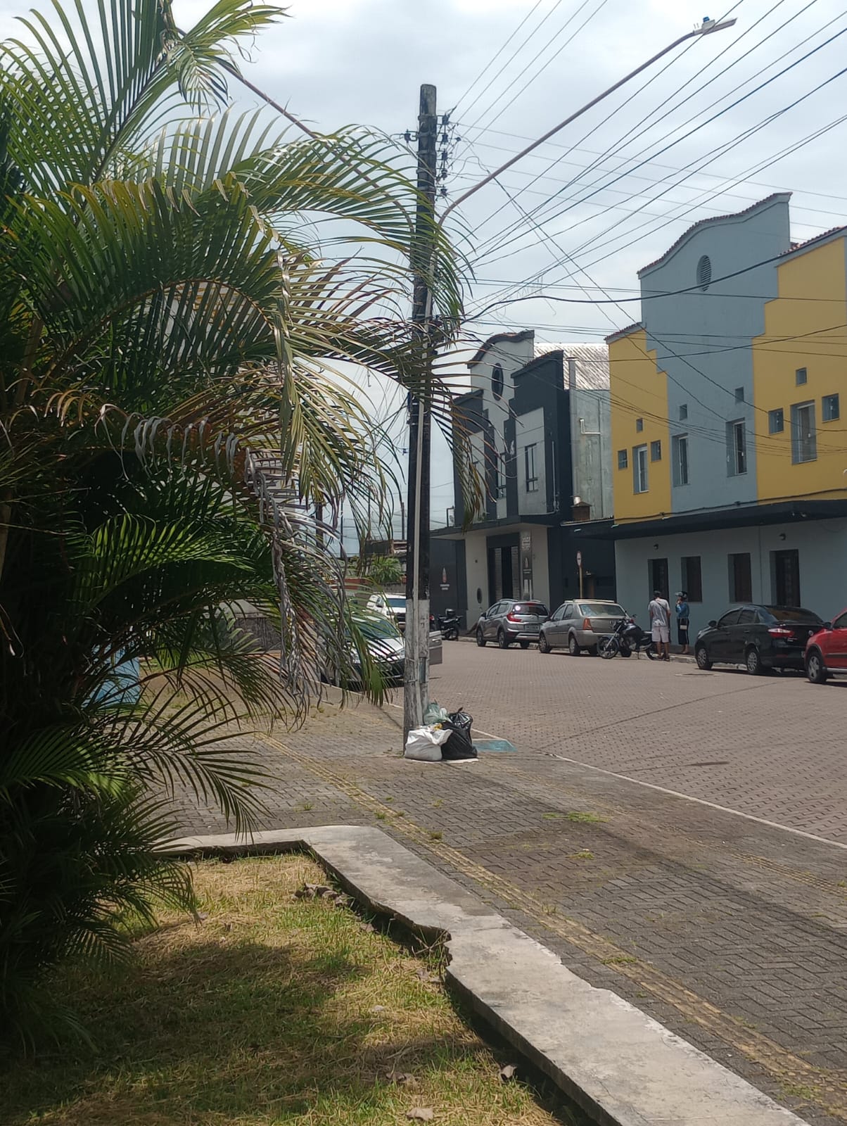 SALAS COMERCIAIS PARA ALUGUEL AO LADO DO POUPATEMPO  EM ITANHÉM SP