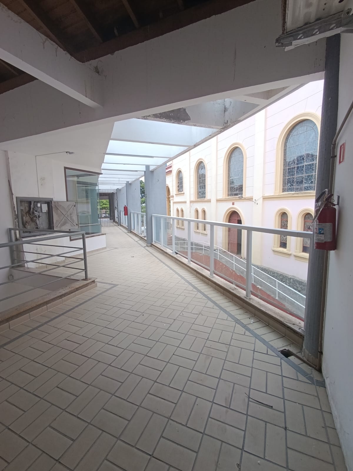 SALAS COMERCIAIS PARA ALUGUEL AO LADO DO POUPATEMPO  EM ITANHÉM SP