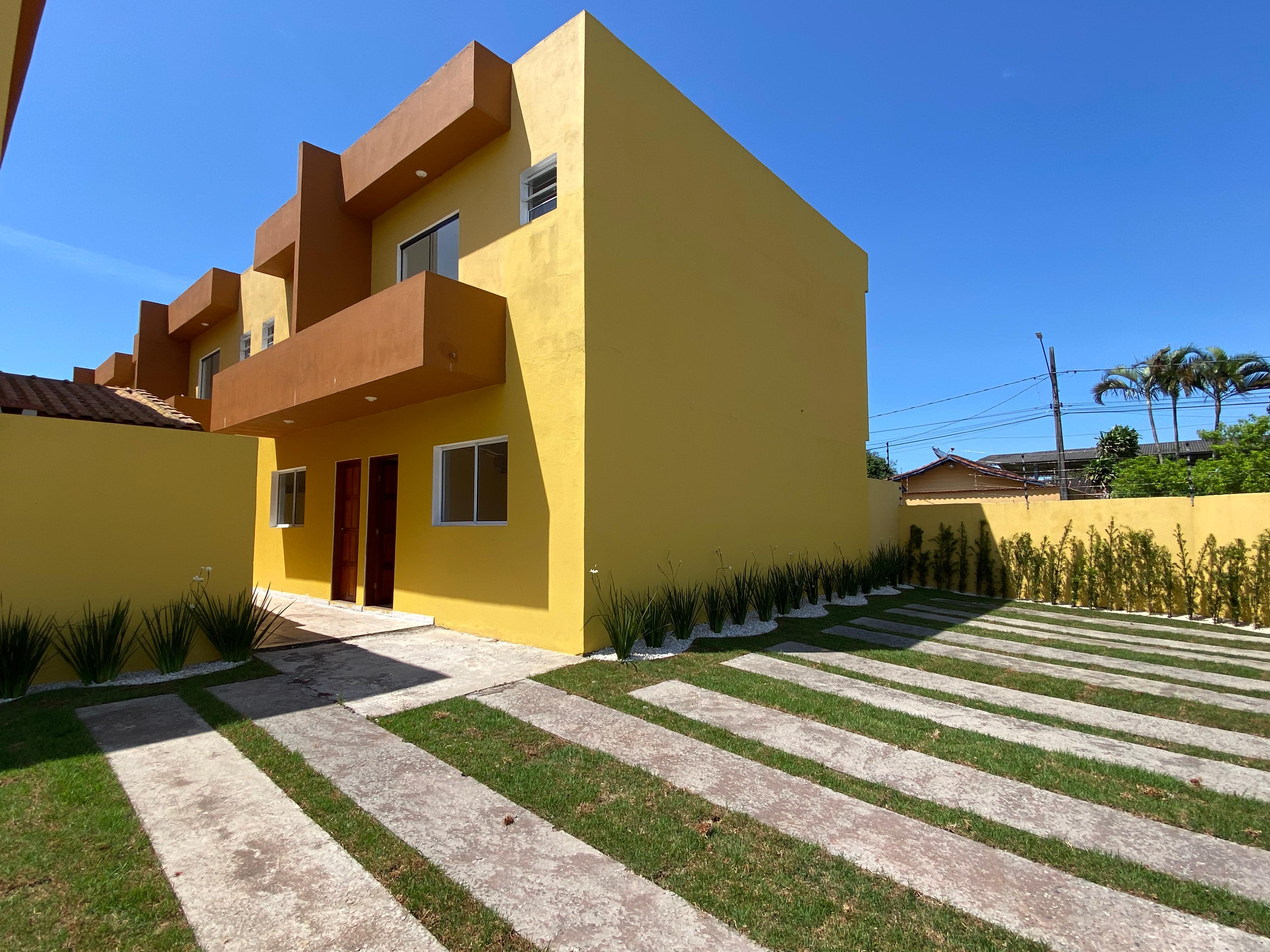 Oportunidade para Venda Sobrado em condomínio com piscina em Itanhaém   R$ 285.000,00