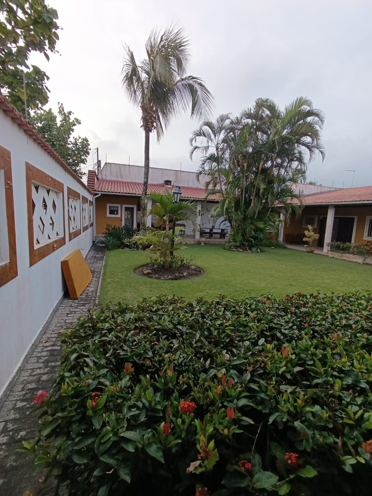 NÃO PERCA ESTA OPORTUNIDADE!!! CASA DE NOVELA PARA VENDA COM 05 DORMITORIOS NO JD SURÃO A 30 METROS DO MAR EM ITANHAÉM/S