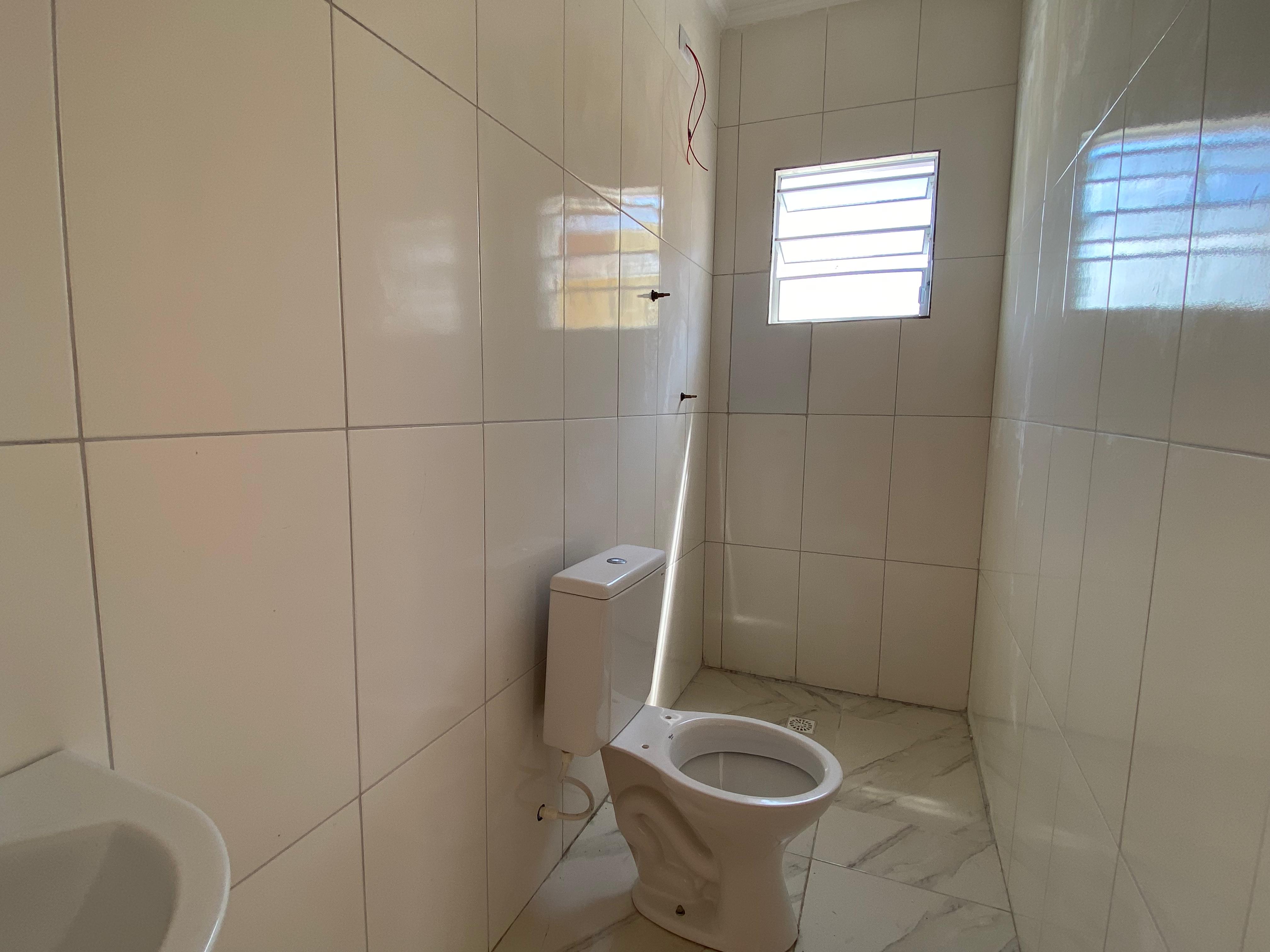 Oportunidade para Venda Sobrado em condomínio com piscina em Itanhaém   R$ 285.000,00