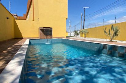 Oportunidade para Venda Sobrado em condomínio com piscina em Itanhaém   R$ 285.000,00