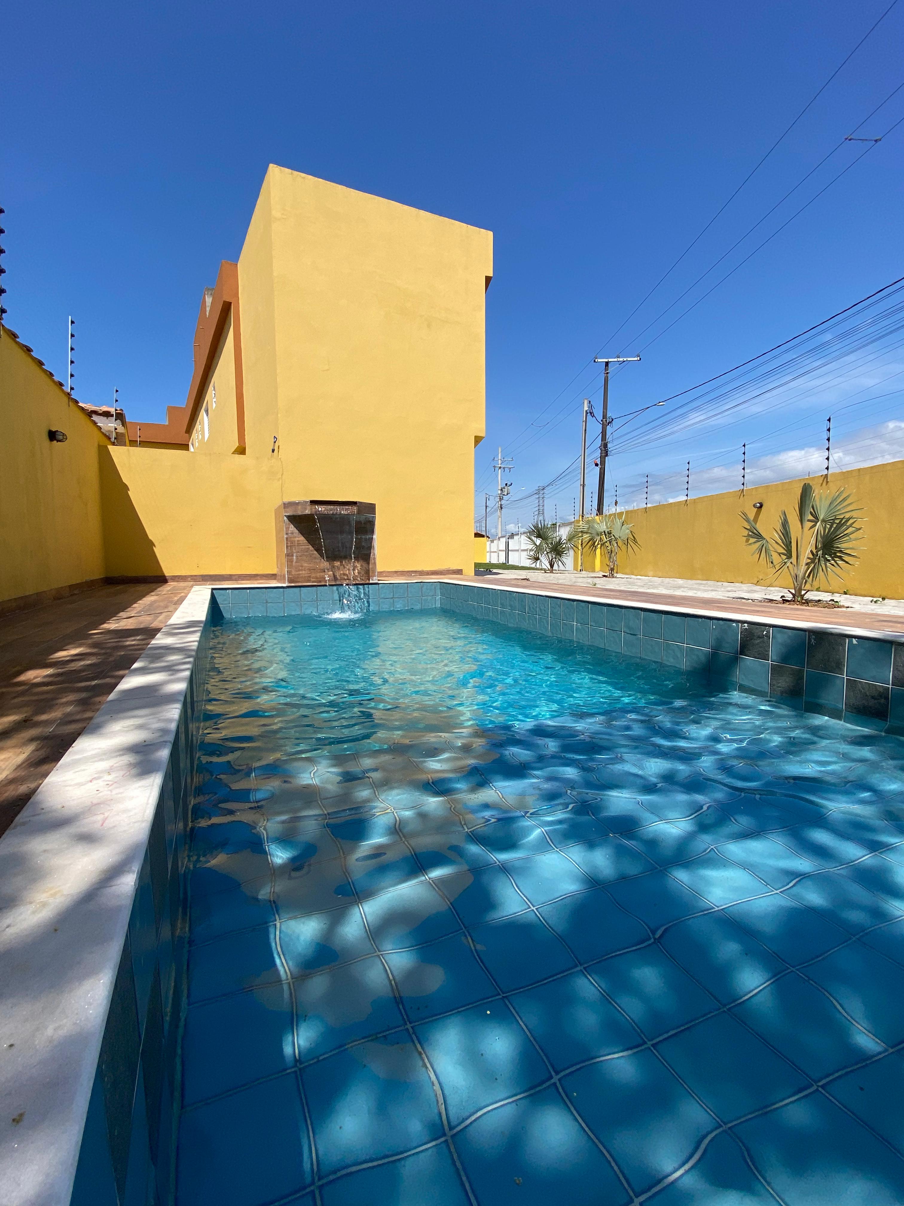 Oportunidade para Venda Sobrado em condomínio com piscina em Itanhaém   R$ 285.000,00