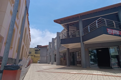 SALAS COMERCIAIS PARA ALUGUEL AO LADO DO POUPATEMPO  EM ITANHÉM SP