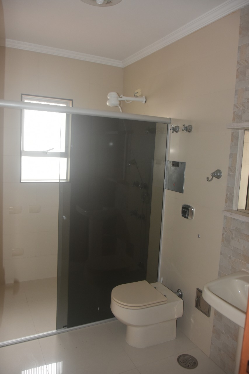 CASA NOVA EM ALTO PADRAO COM PISCINA E 02 DORMITORIOS NA PRAIA