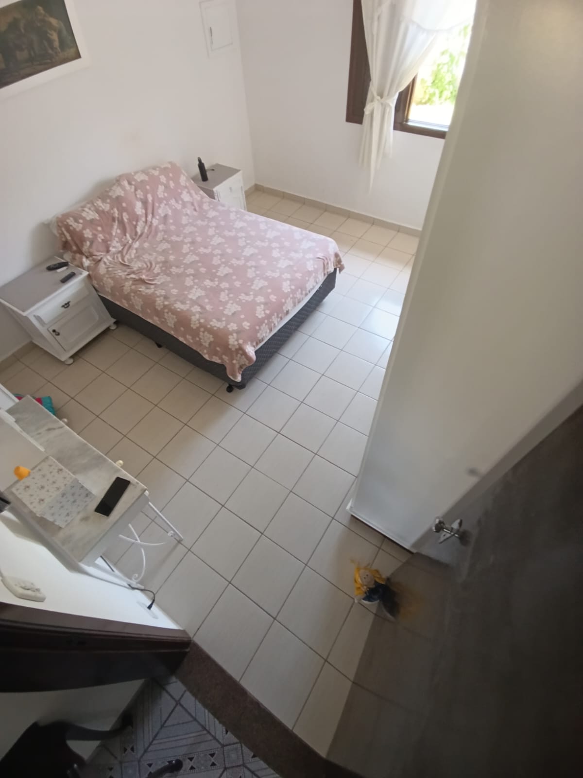 VENHA MORAR NESTA ACONCHEGANTE E ESPAÇOSA CASA PARA VENDA NO SUARÃO A 400 METROS DO MAR EM ITANHAÉM/SP